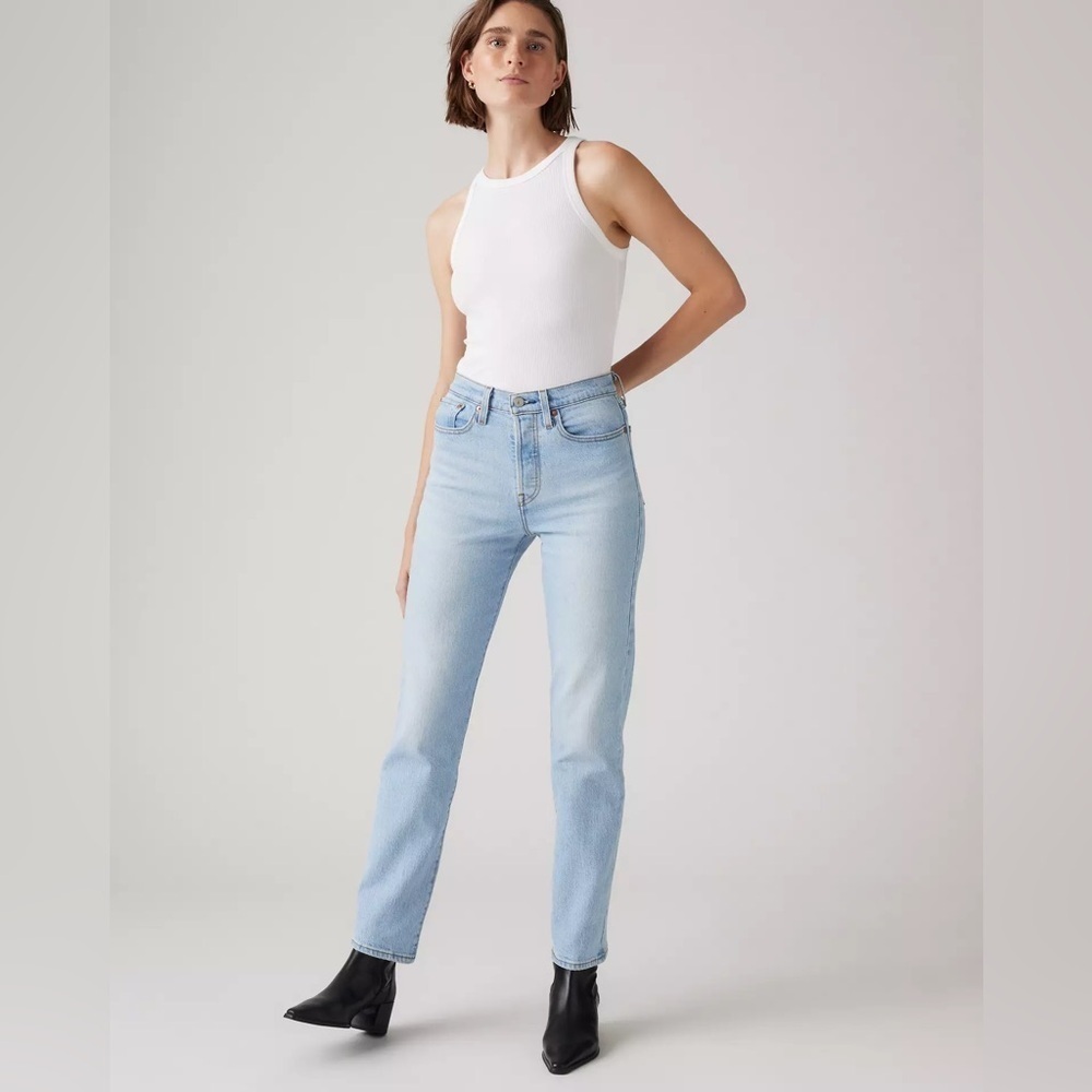 LEVI’S Ribcage Straight Jeans In Light Wash - Picture 2 of 7